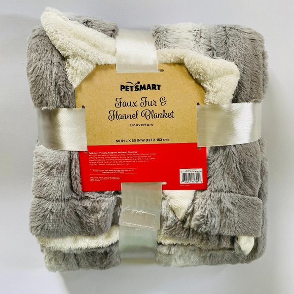 NEW PetSmart Pet Cat or Dog Blanket Faux Fur 50in x 60in